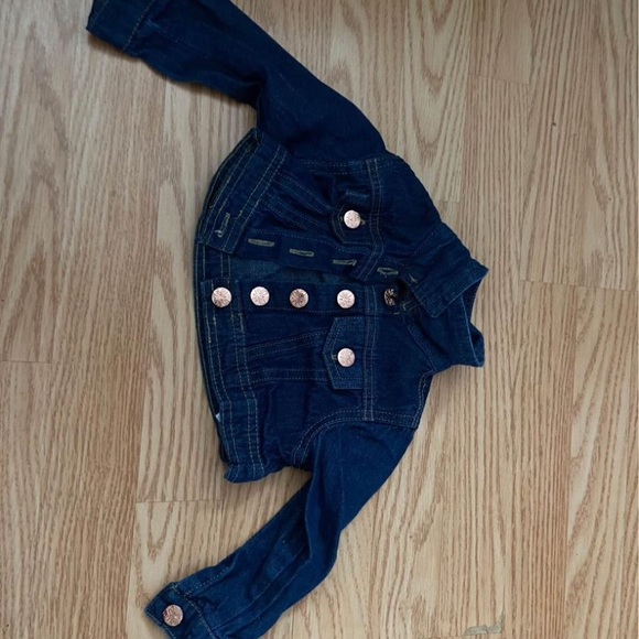 12-18 months - Picture 6 of 9